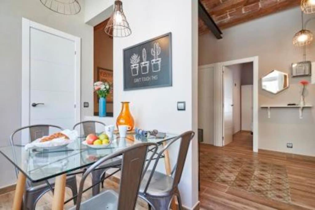 Bebarceloner Sants Apartments - 2 Bedrooms Екстер'єр фото